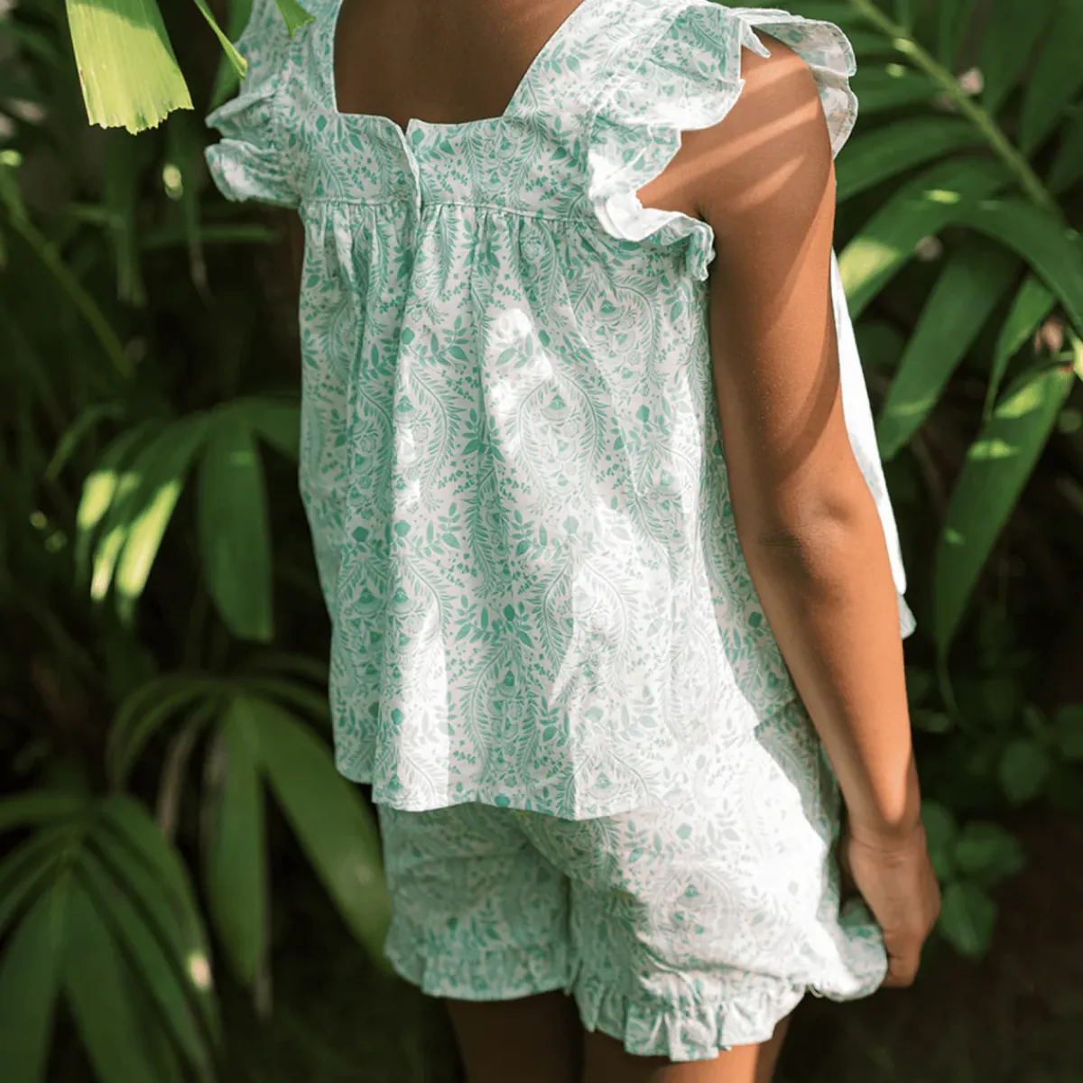 girls_ruffle_top_and_shor_2-3.webp minnow Tops<Girls Ruffle Top And Short Set Abaco Green Paisley